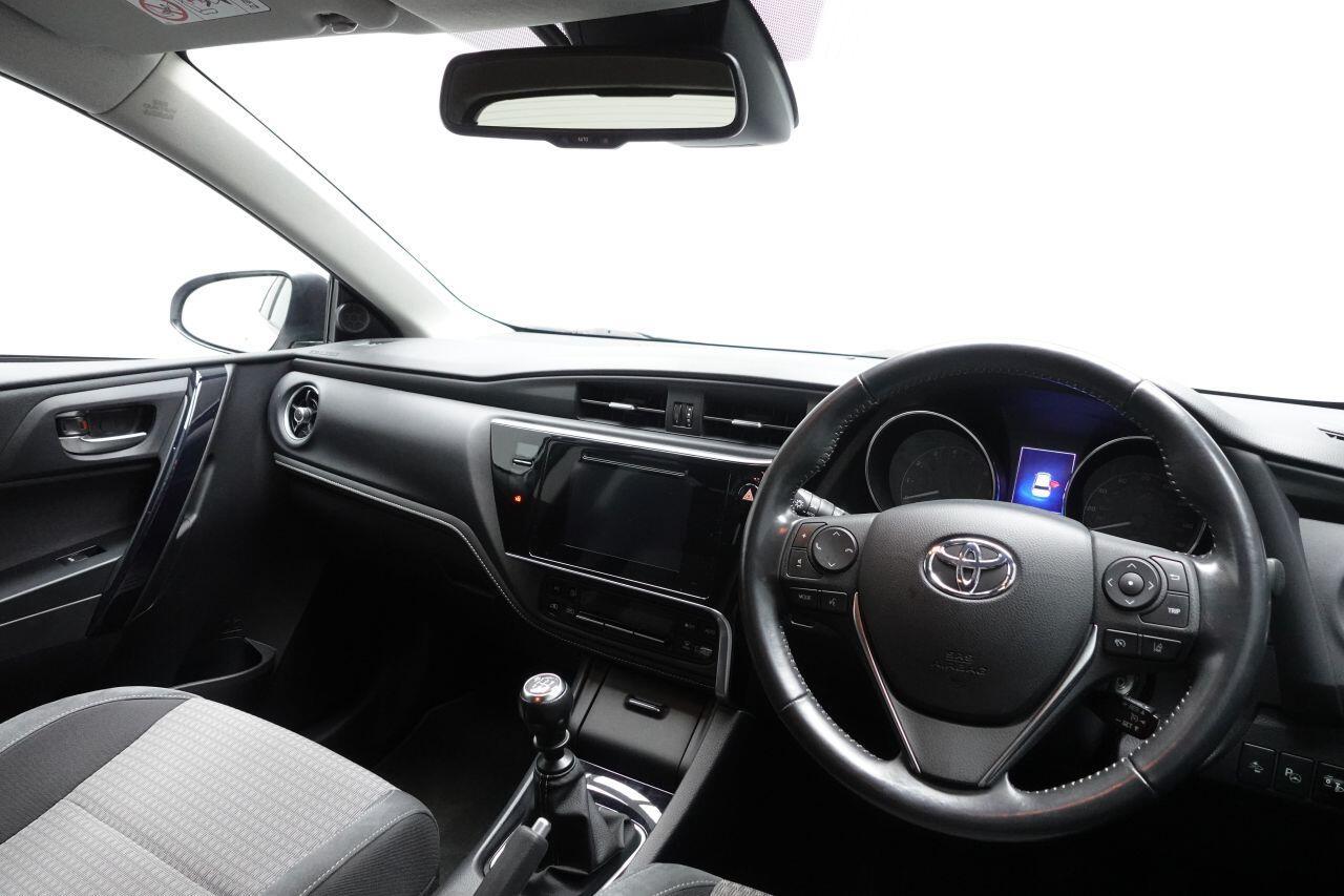 Toyota Auris - Image 19