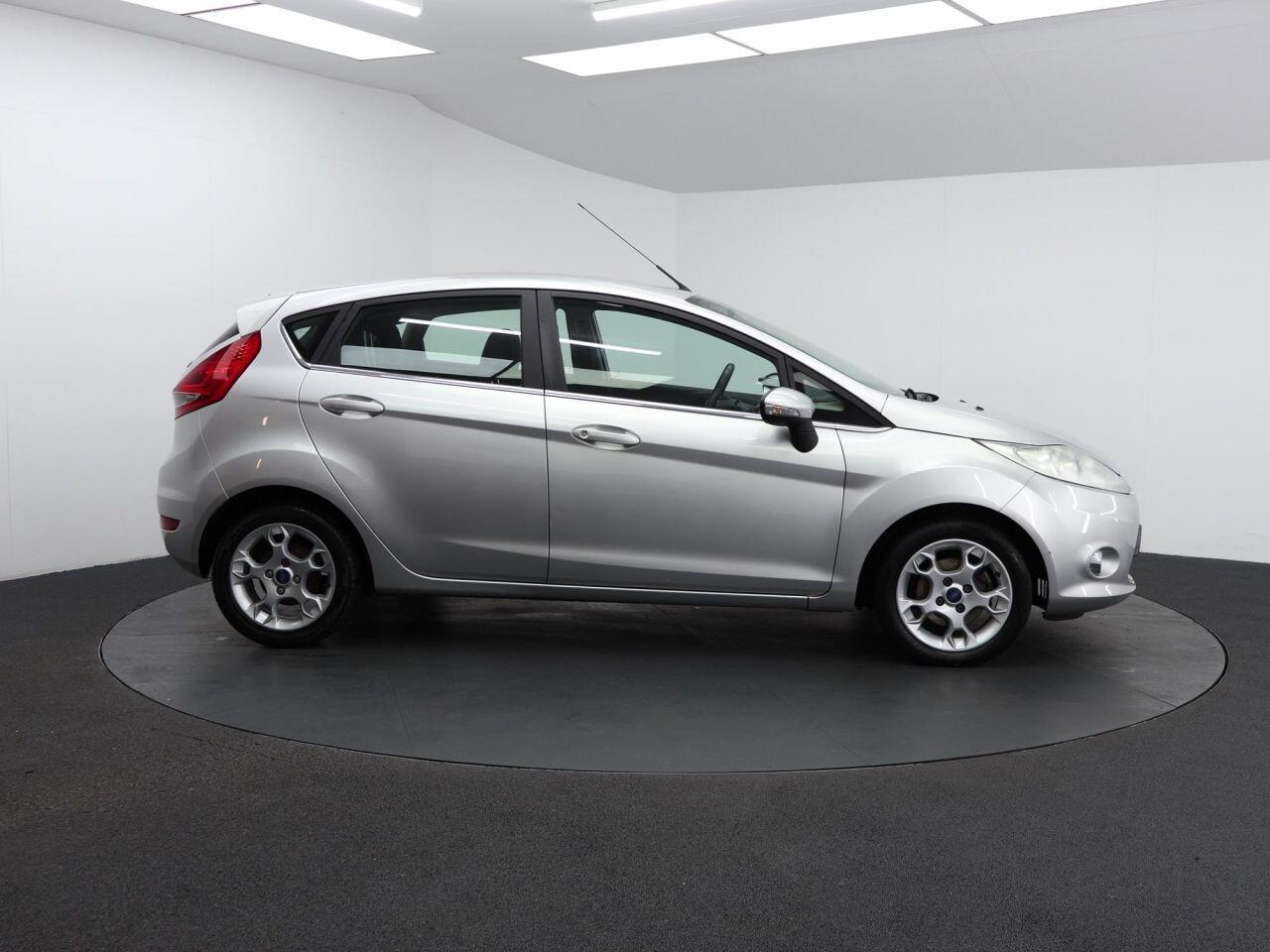 Ford Fiesta - Image 13