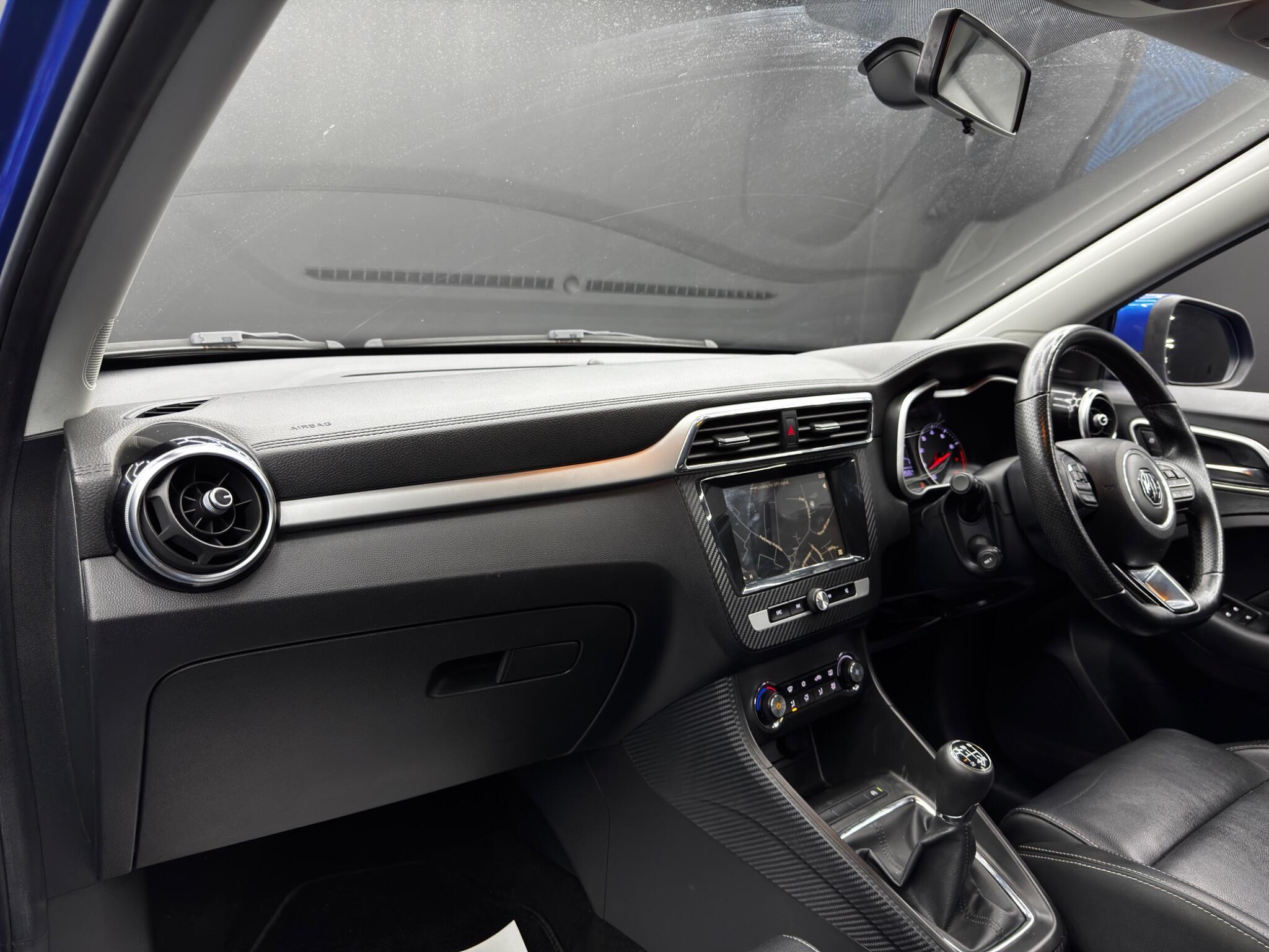 MG MG ZS - Image 11