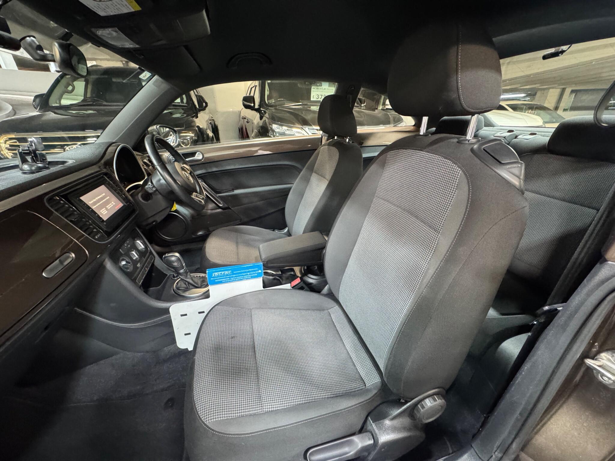Volkswagen Beetle - Image 10