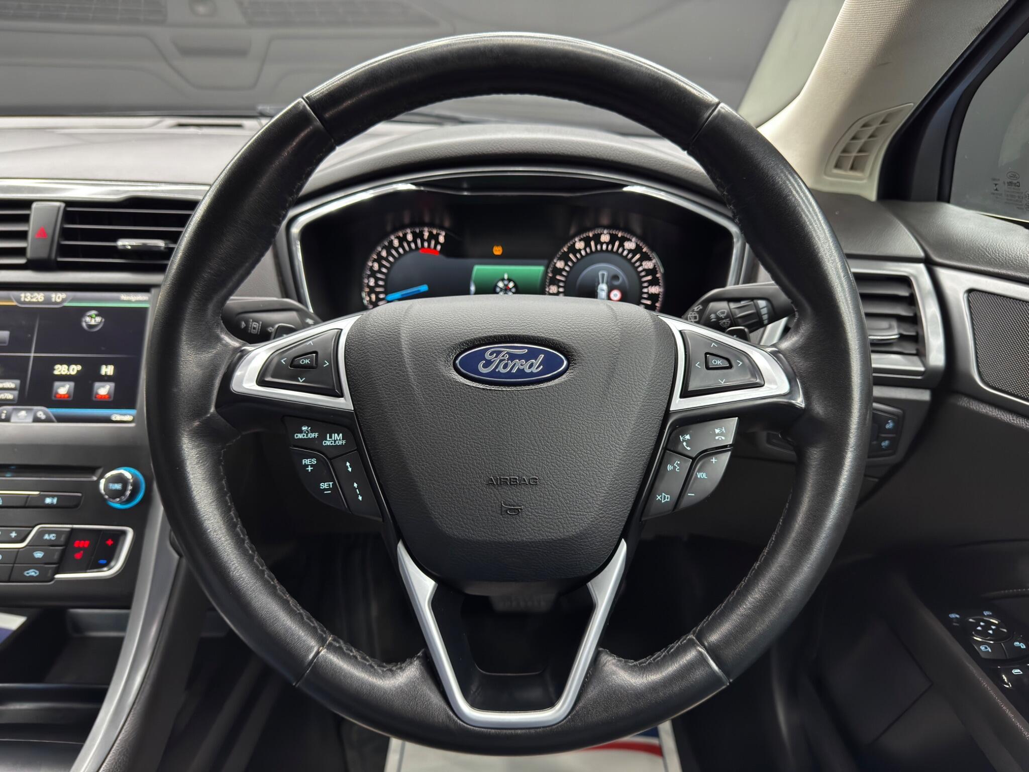 Ford Mondeo - Image 19