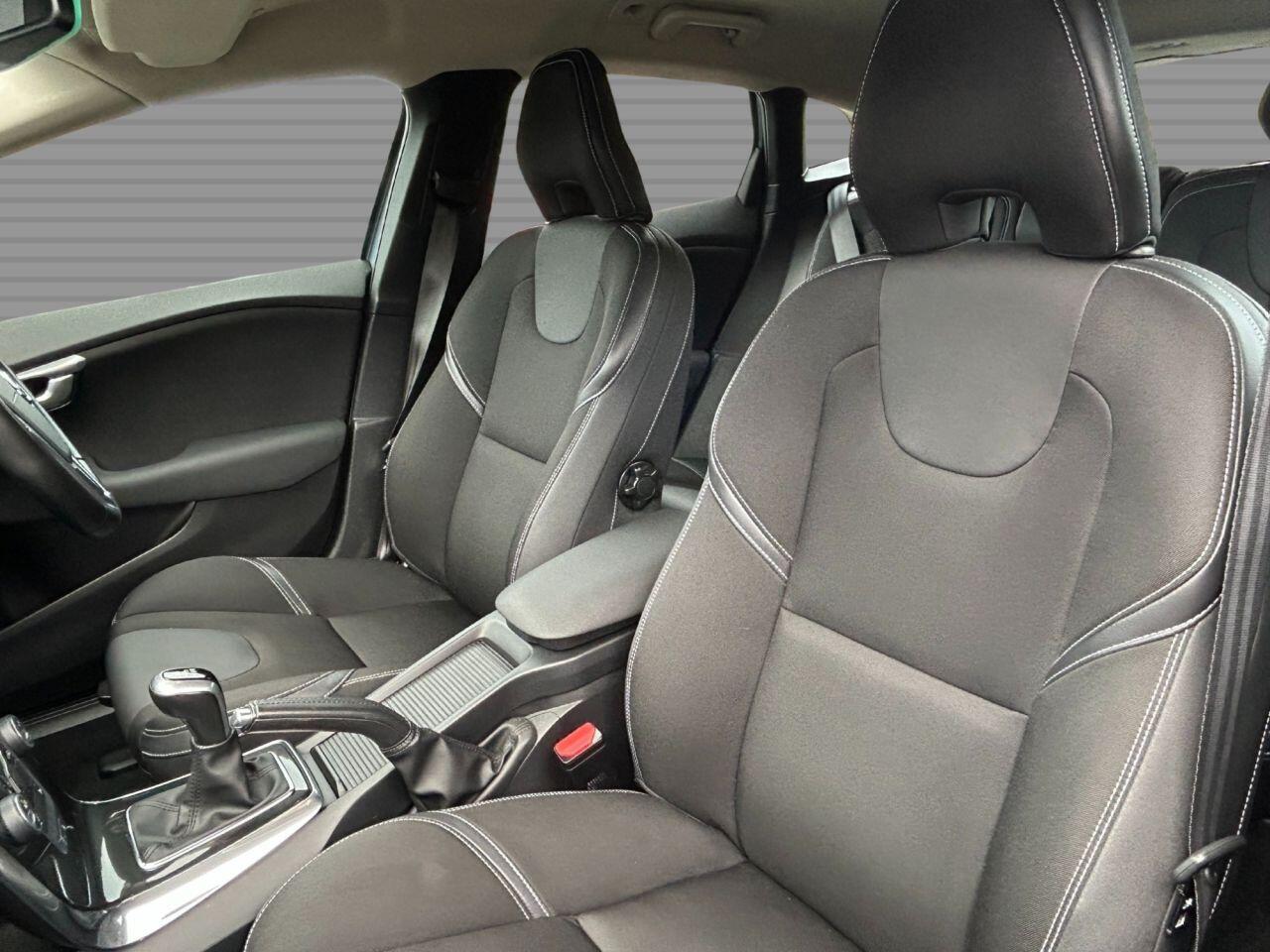 Volvo V40 - Image 14