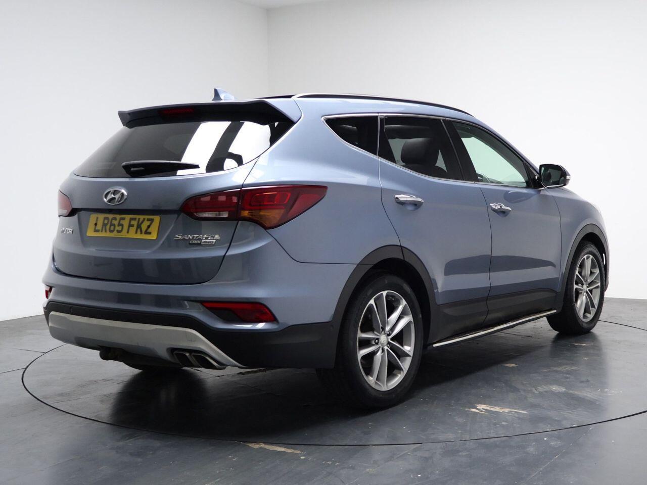Hyundai Santa Fe - Image 12