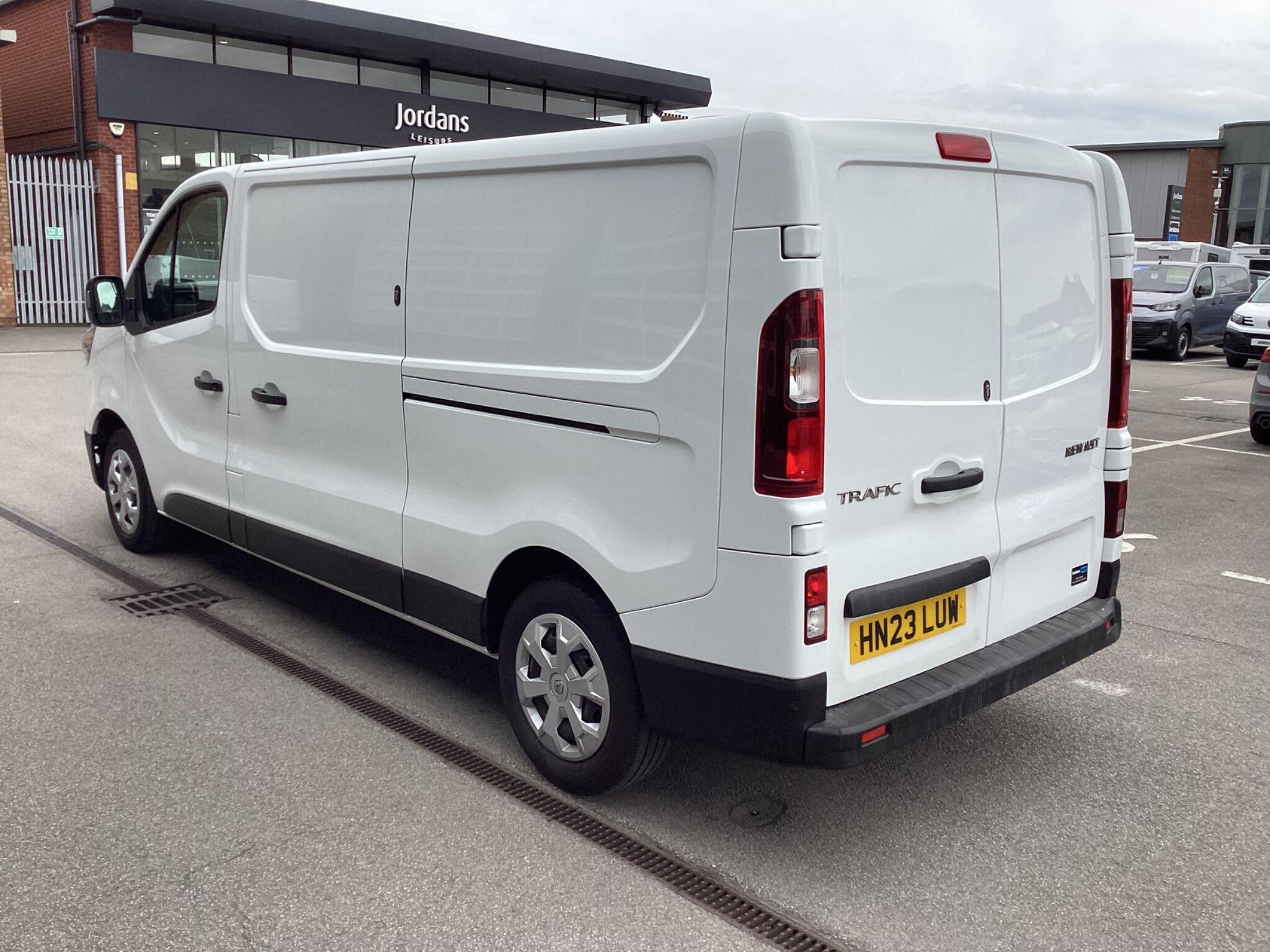 Renault Trafic - Image 6