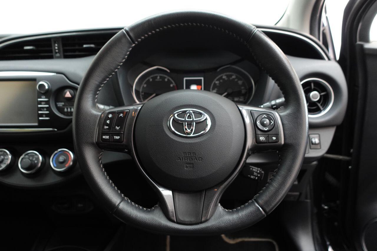Toyota Yaris - Image 27