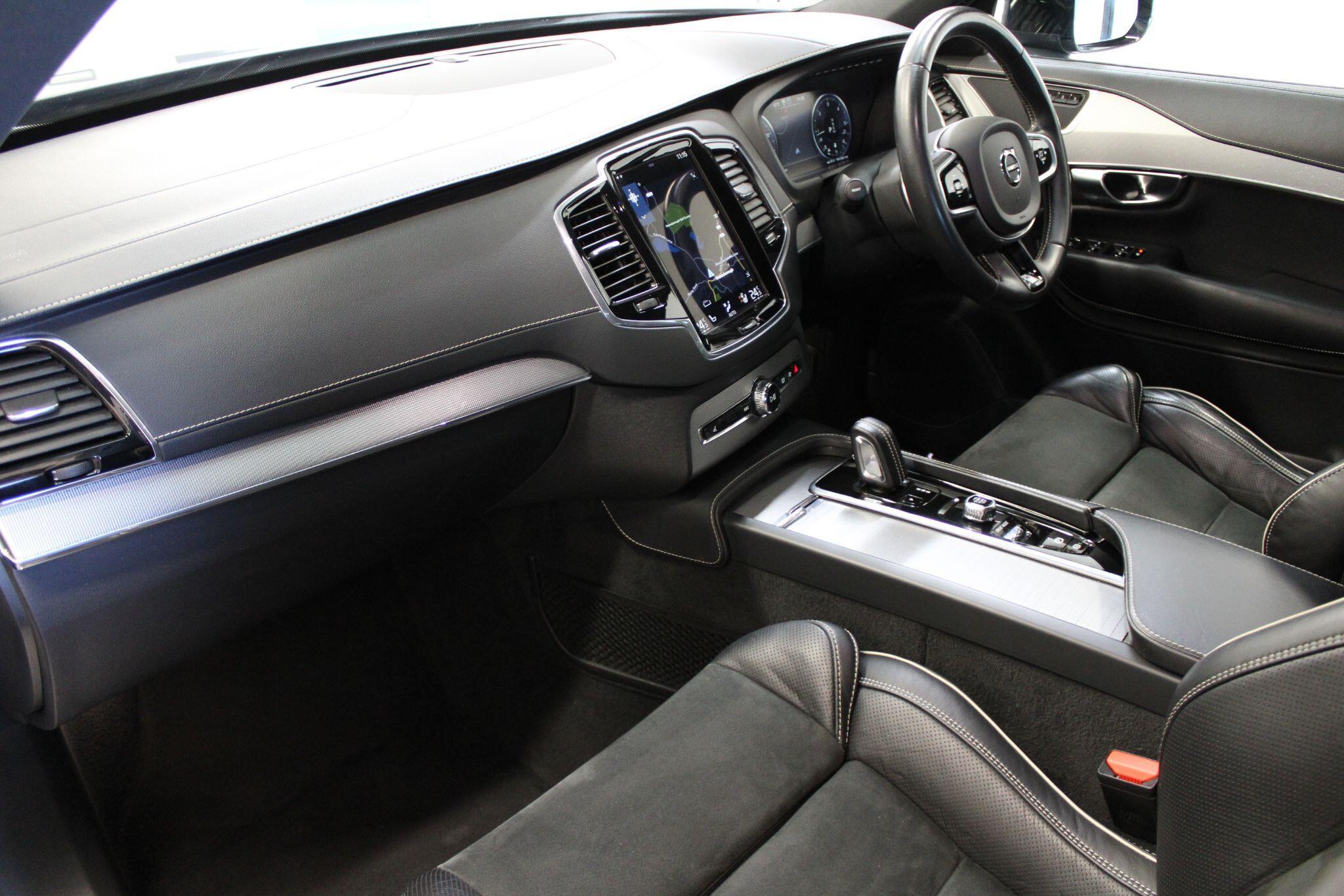 Volvo XC90 - Image 2