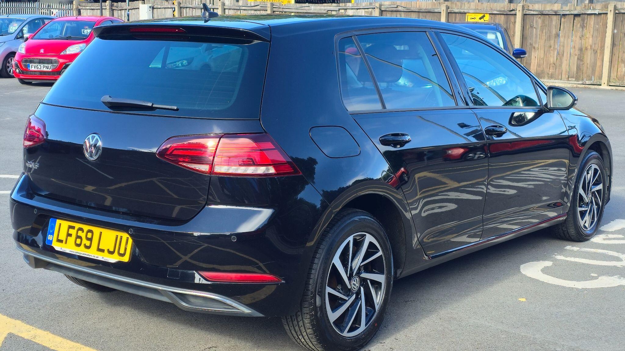 Volkswagen Golf - Image 8