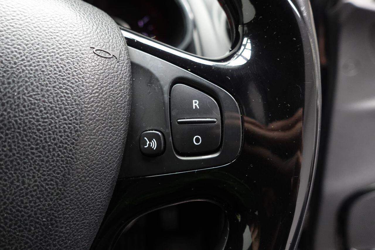 Renault Clio - Image 30