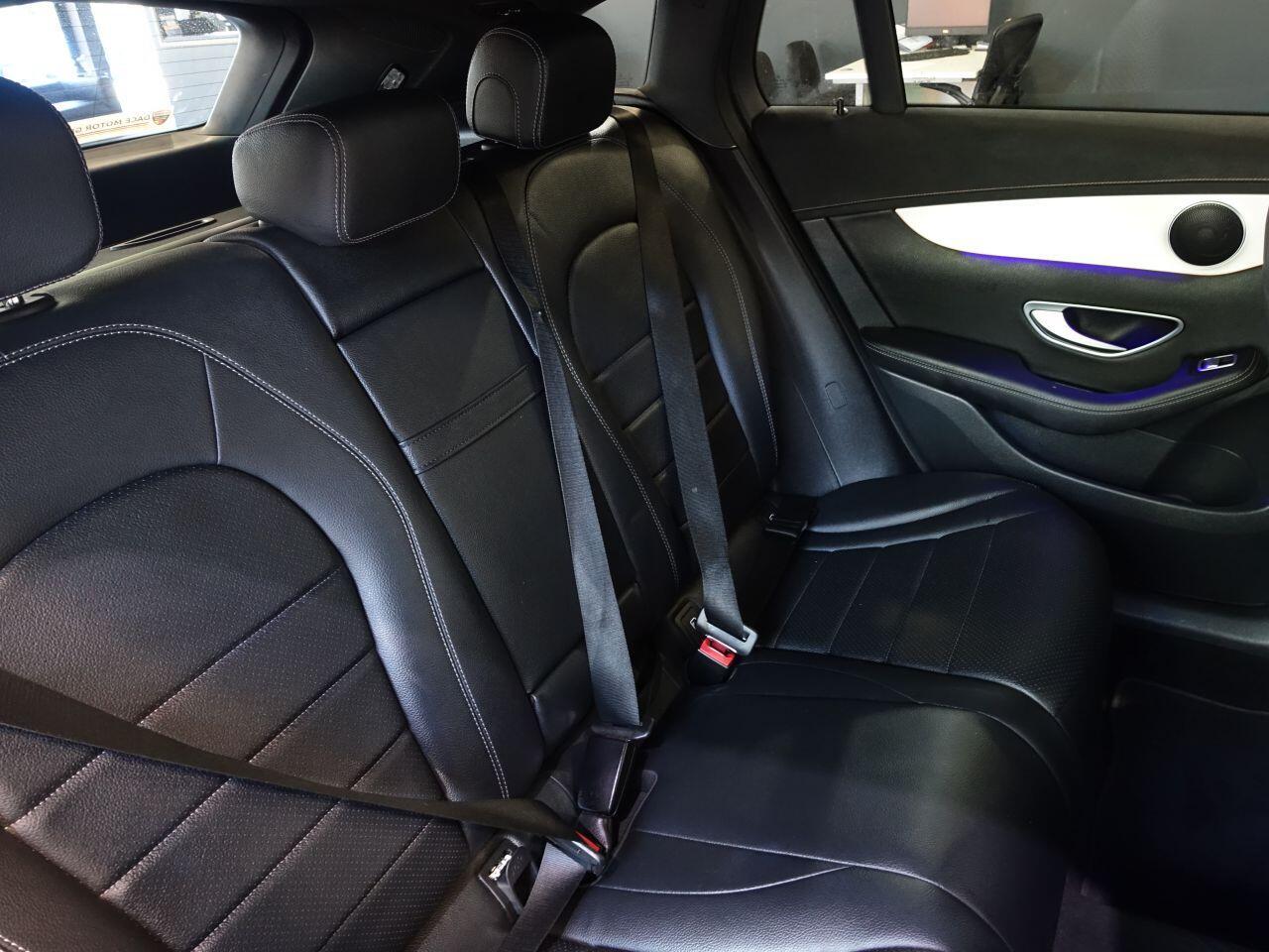 Mercedes Eqc - Image 14