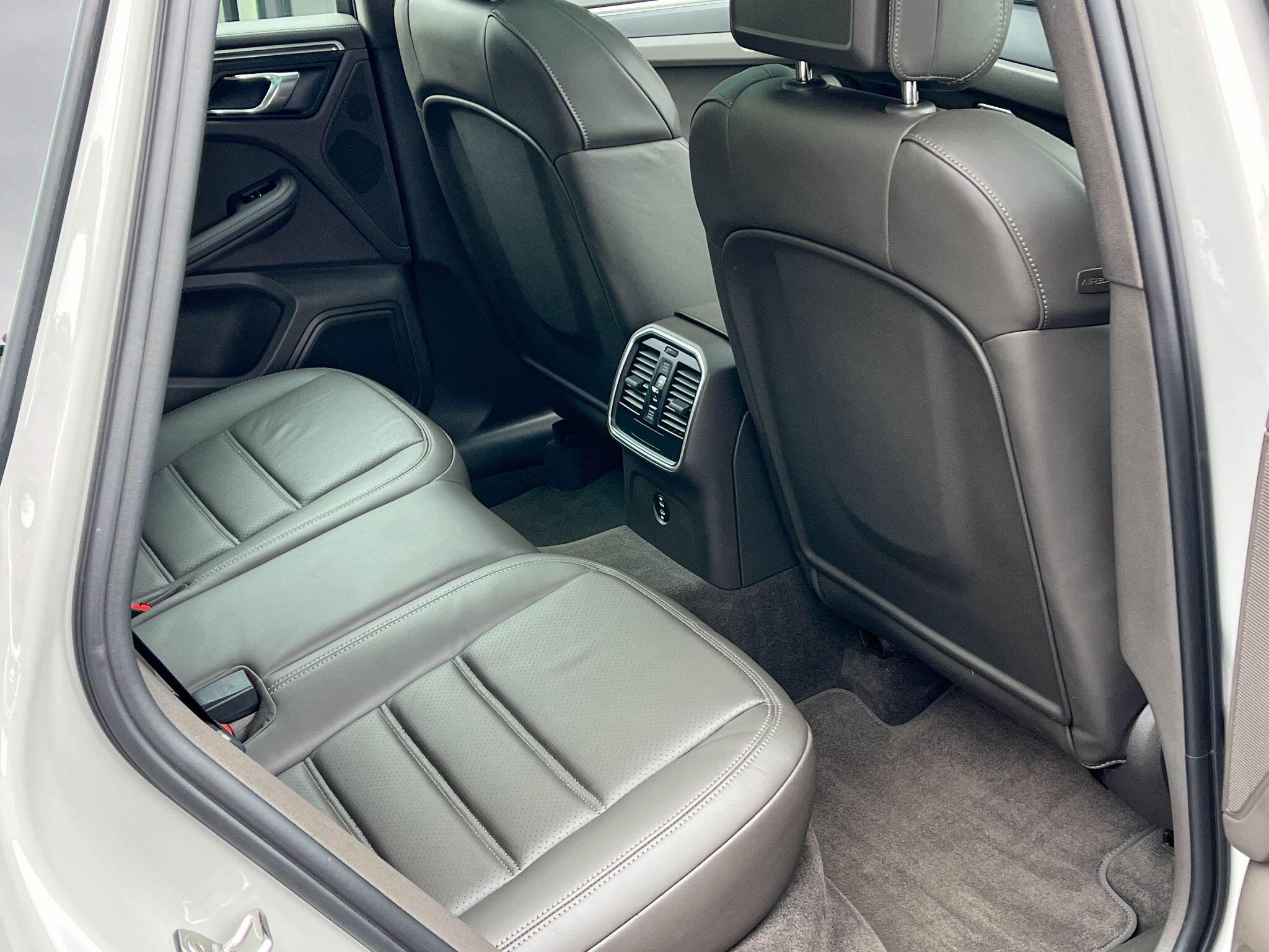 Porsche Macan - Image 20