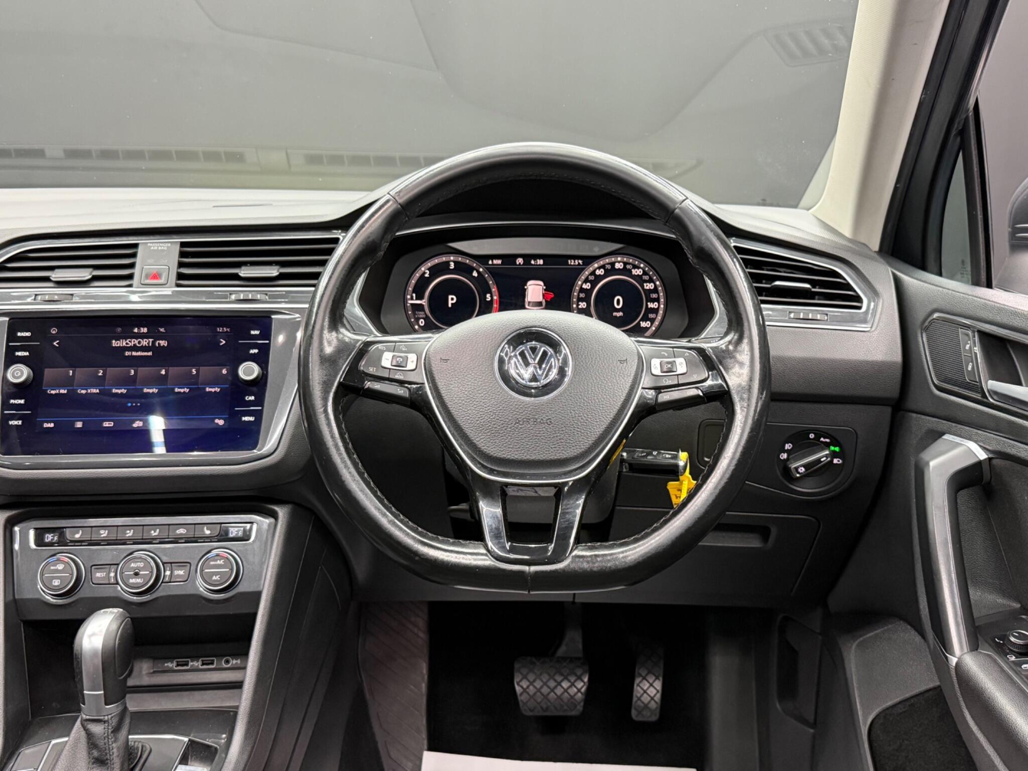 Volkswagen Tiguan - Image 17