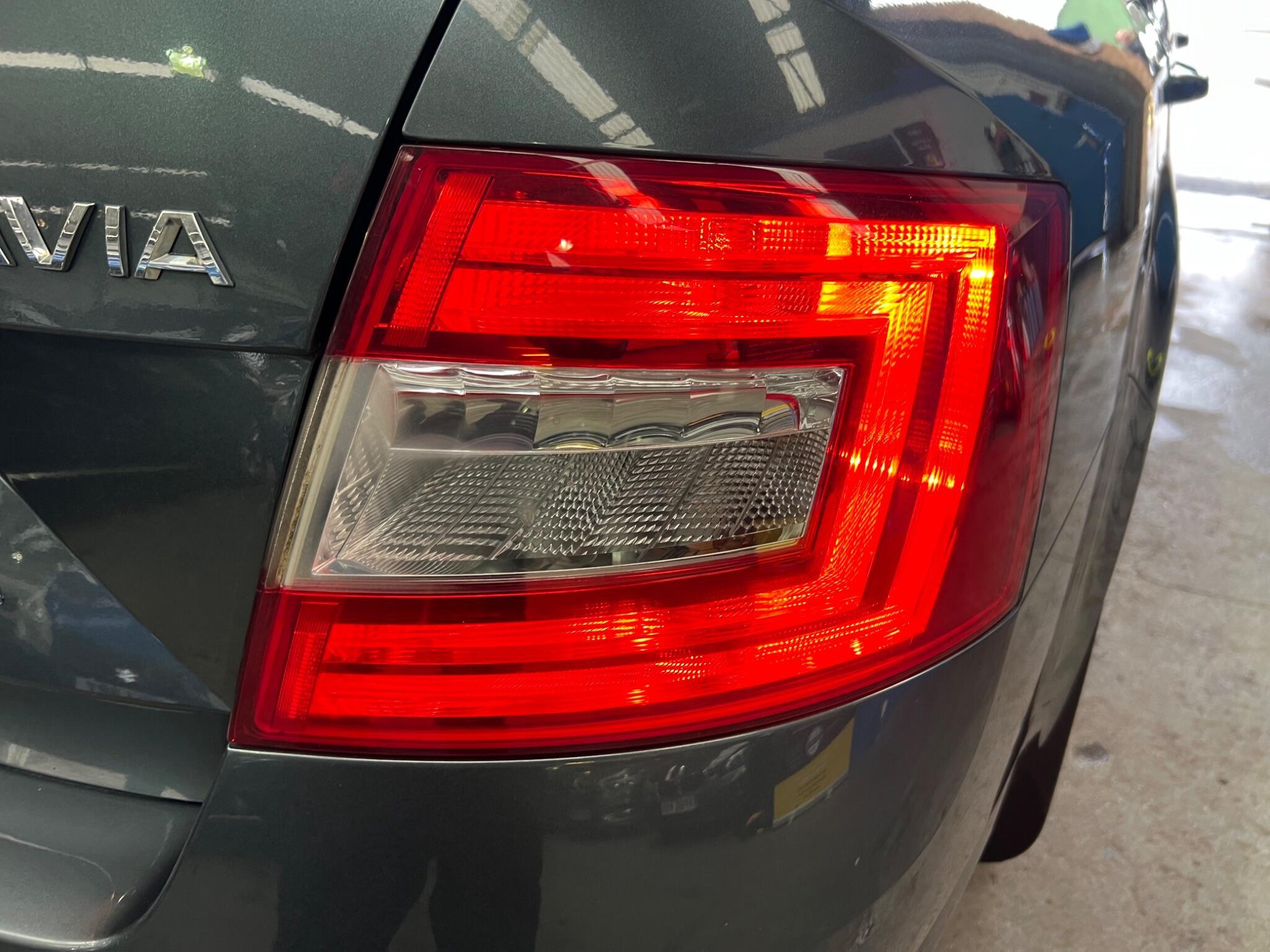 Skoda Octavia - Image 29