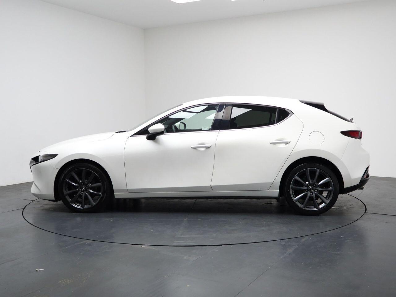 Mazda MAZDA3 - Image 8