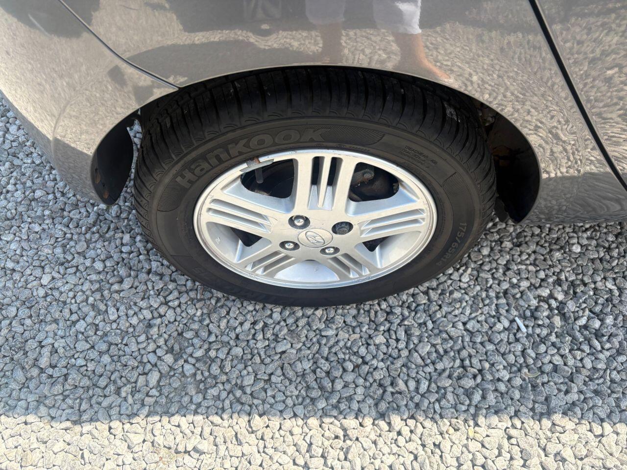 Hyundai i10 - Image 17