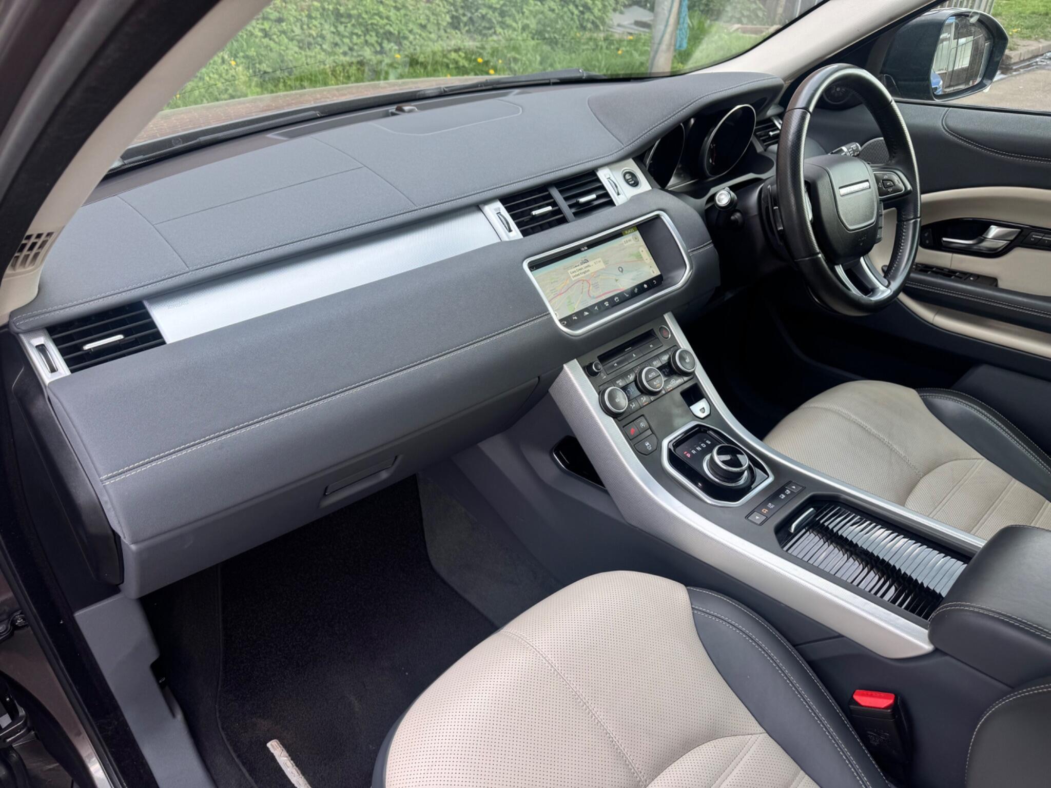 Land Rover Range Rover Evoque - Image 24