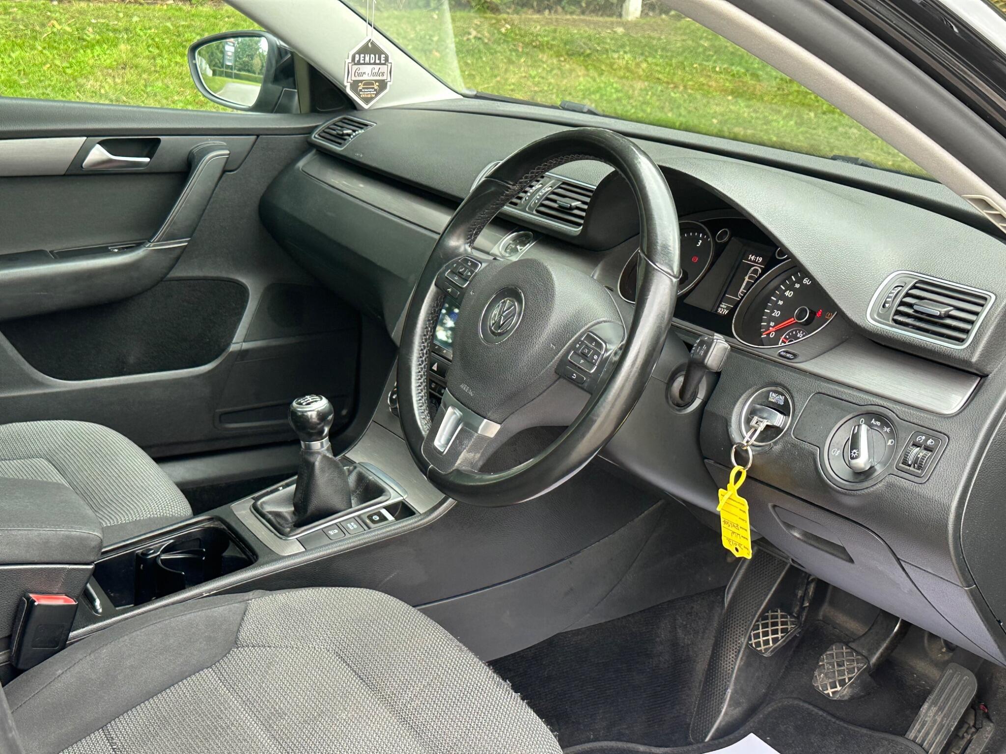 Volkswagen Passat - Image 15