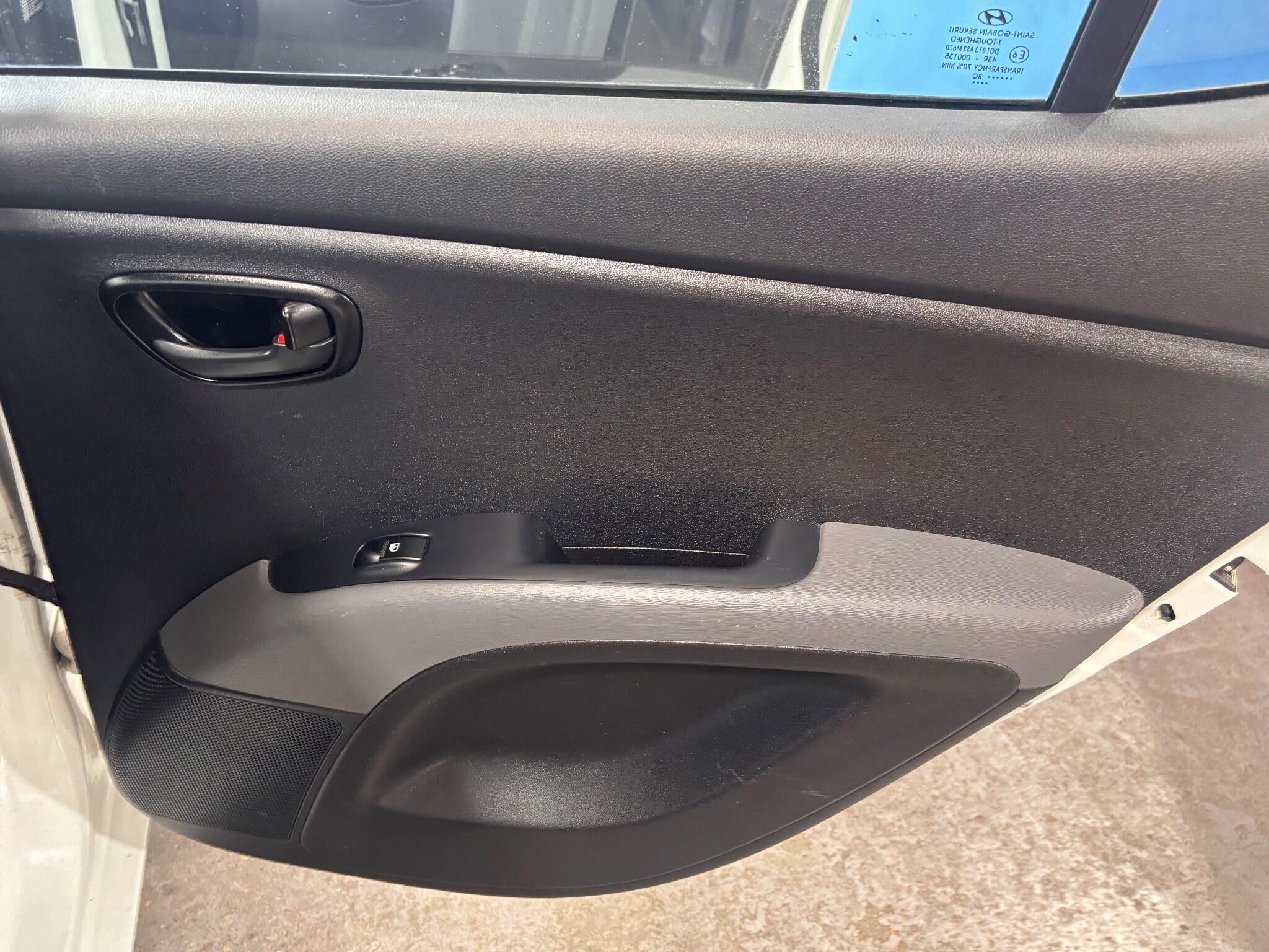 Hyundai i10 - Image 20