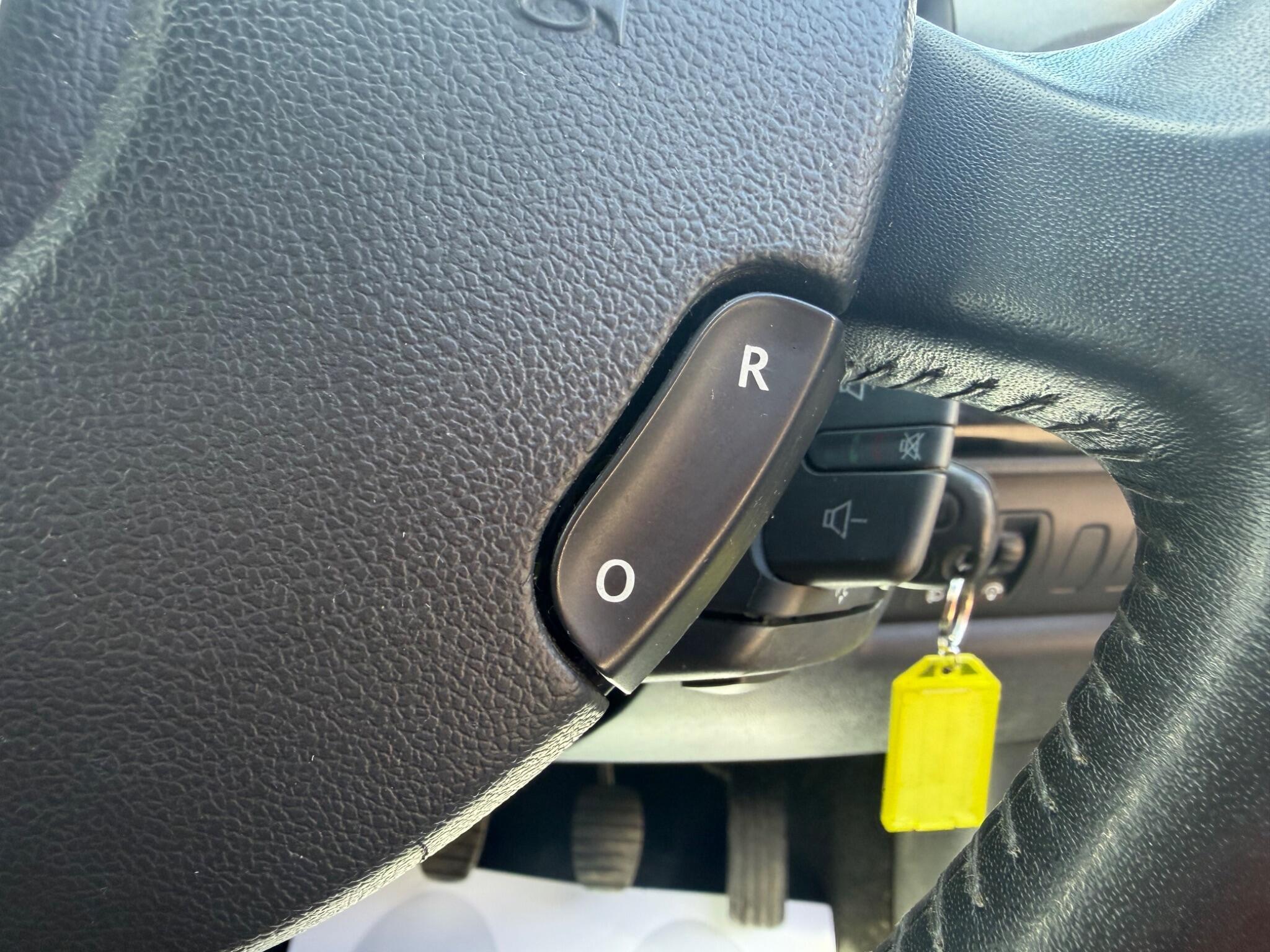 Renault Clio - Image 16