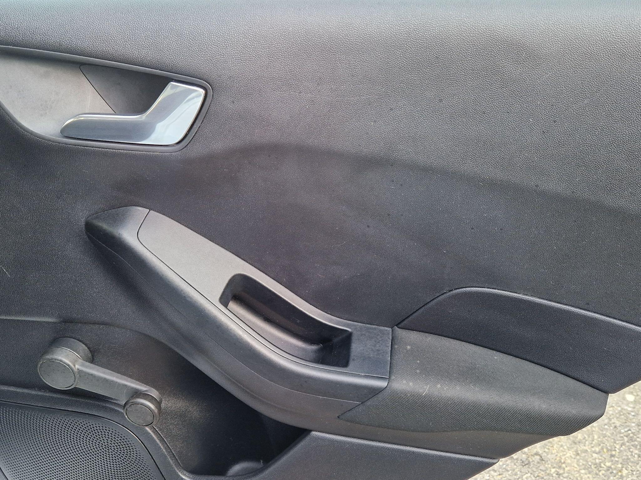 Ford Fiesta - Image 35