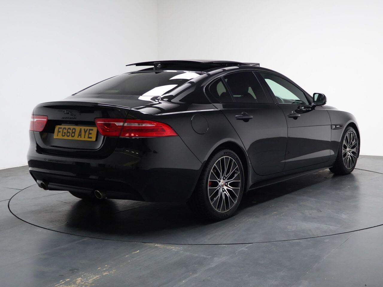 Jaguar XE - Image 7