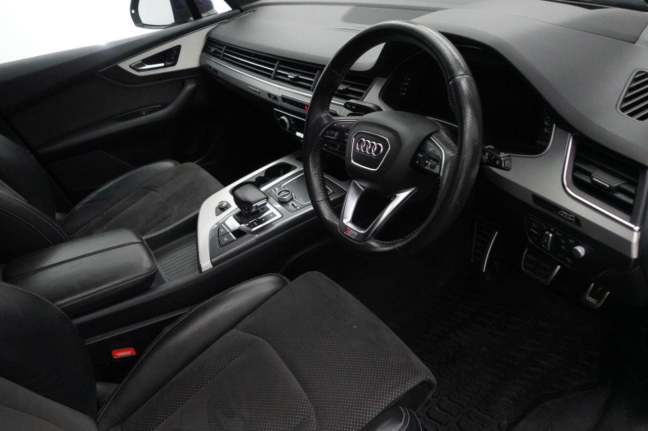 Audi Q7 - Image 15