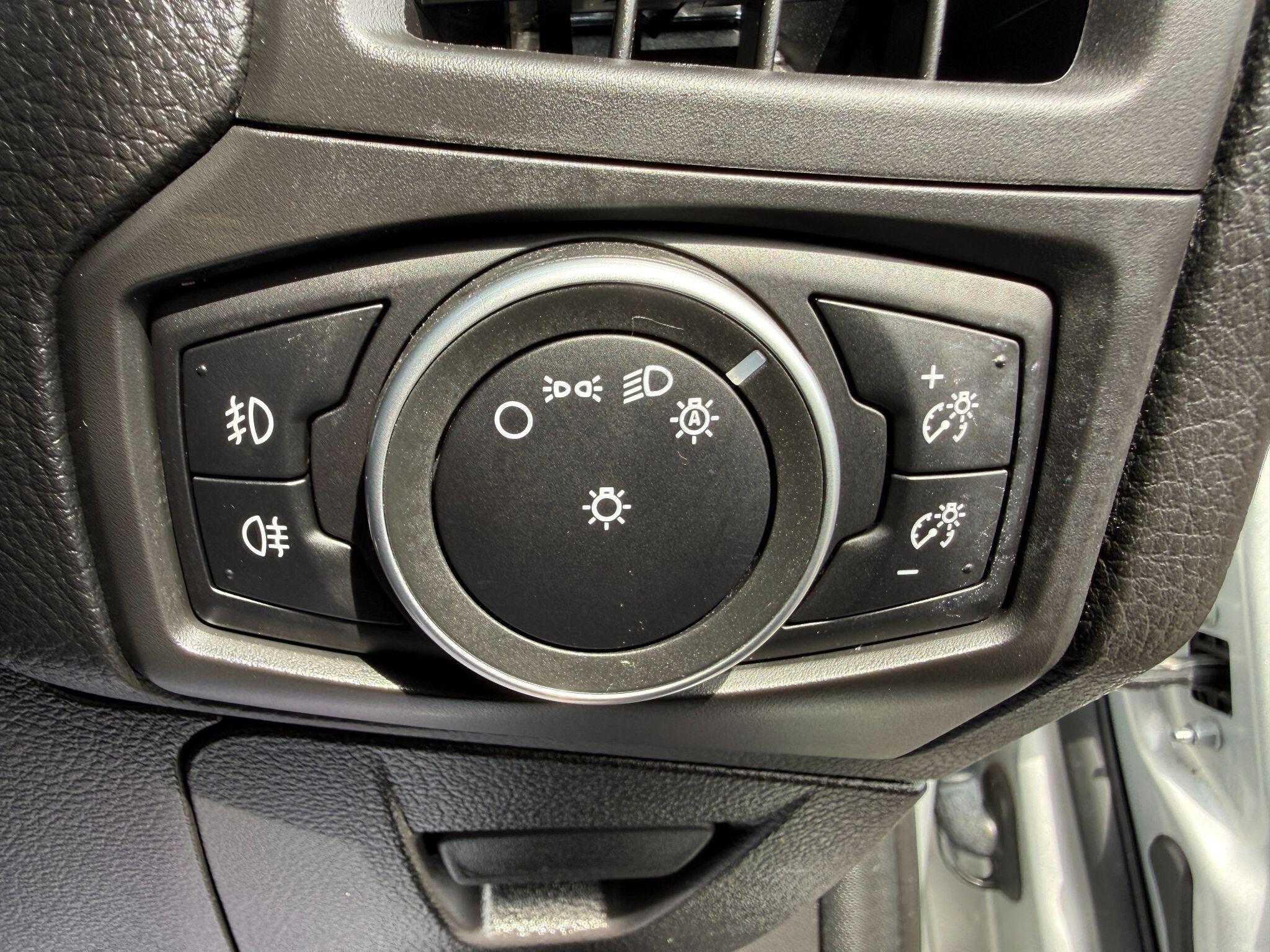 Ford Focus - Image 50