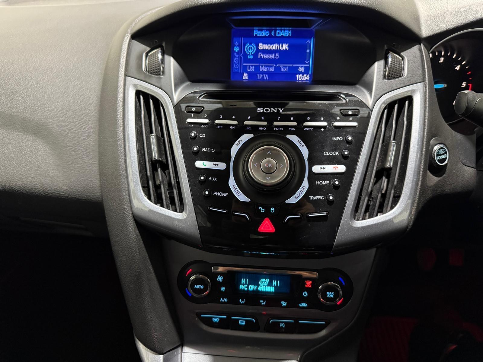 Ford Focus - Image 29