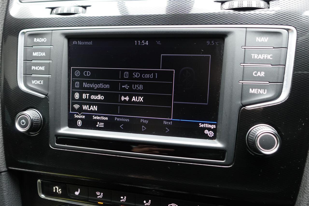 Volkswagen Golf - Image 27