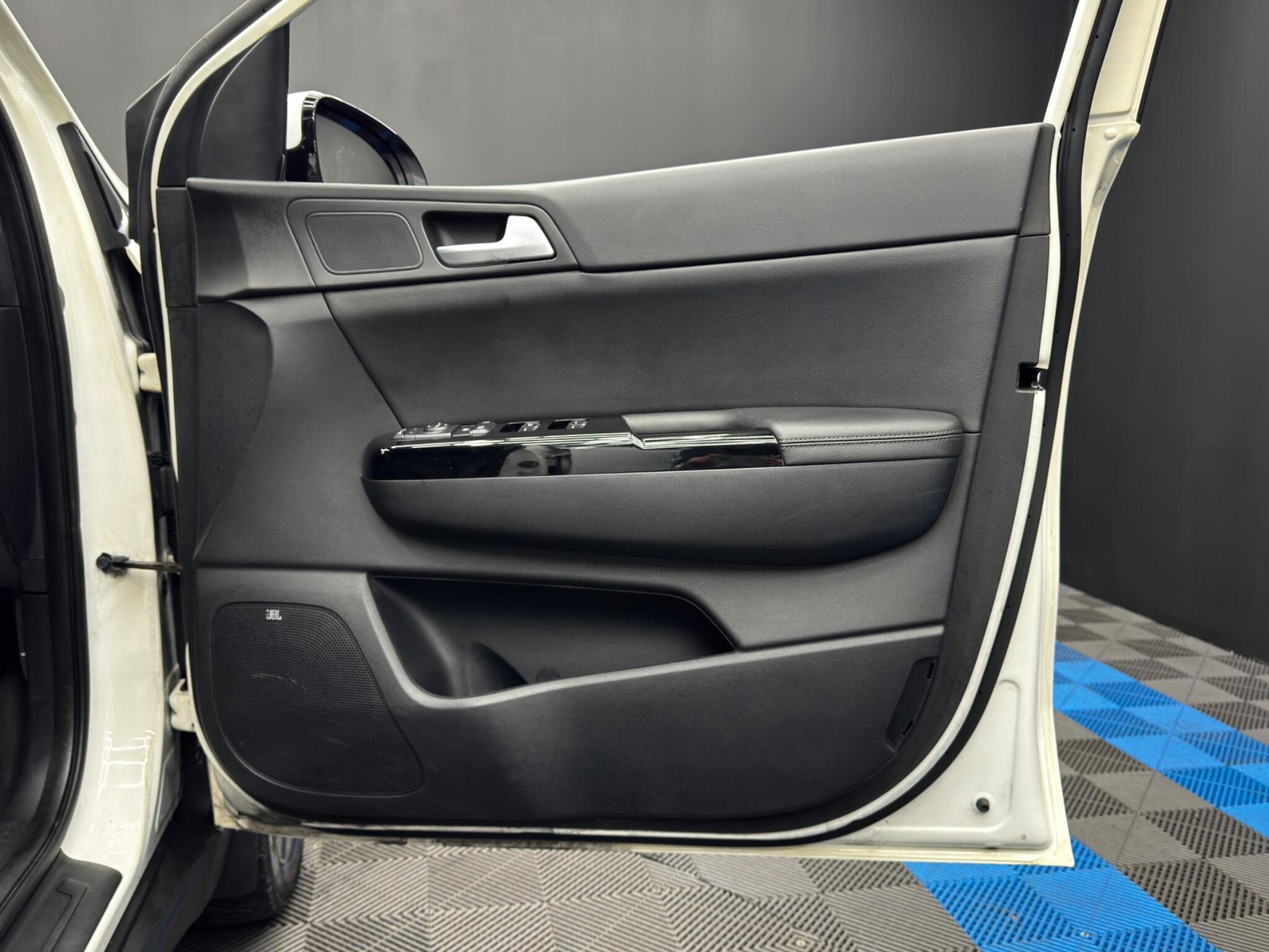 Kia Sportage - Image 35