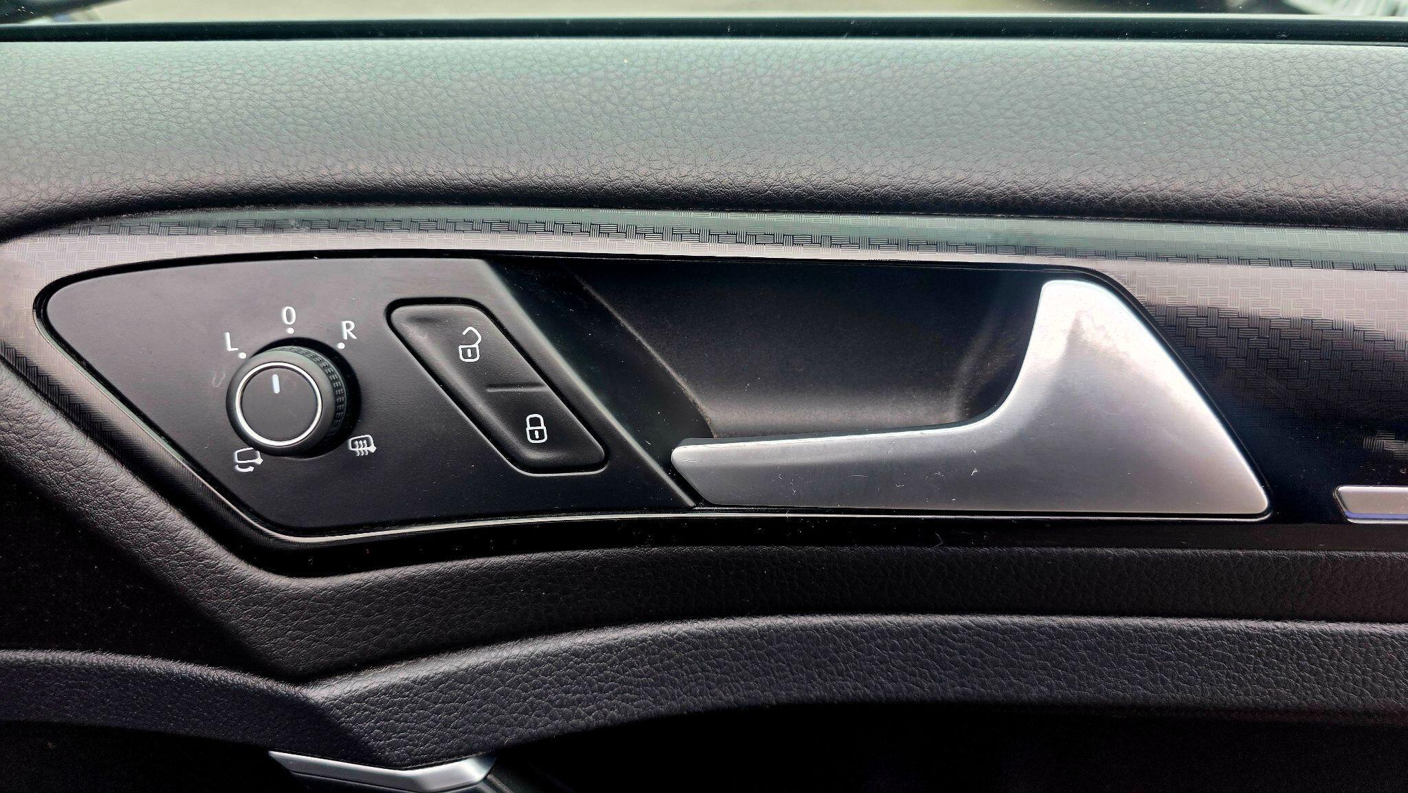 Volkswagen Golf - Image 24