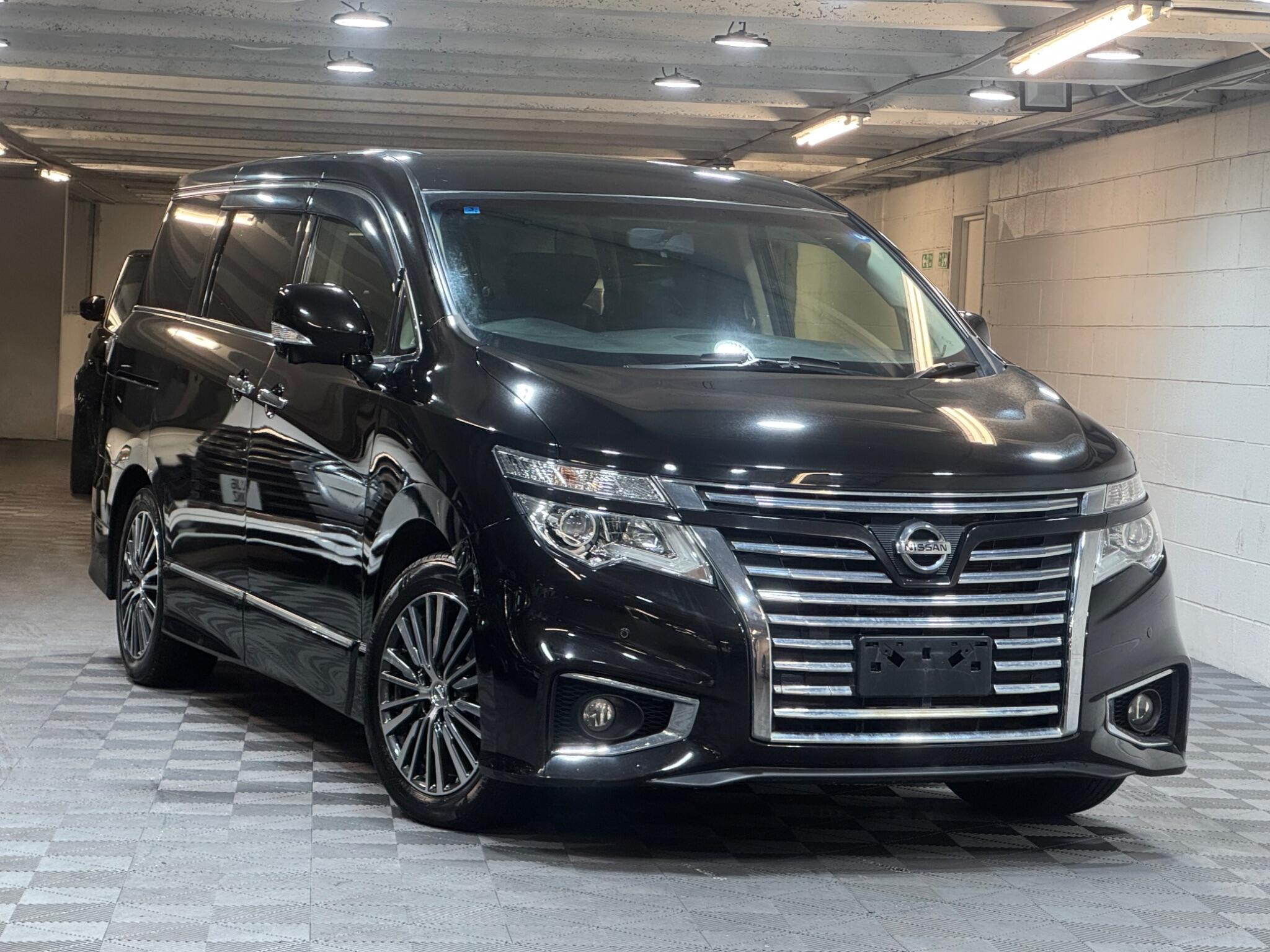 Nissan Elgrand - Image 6