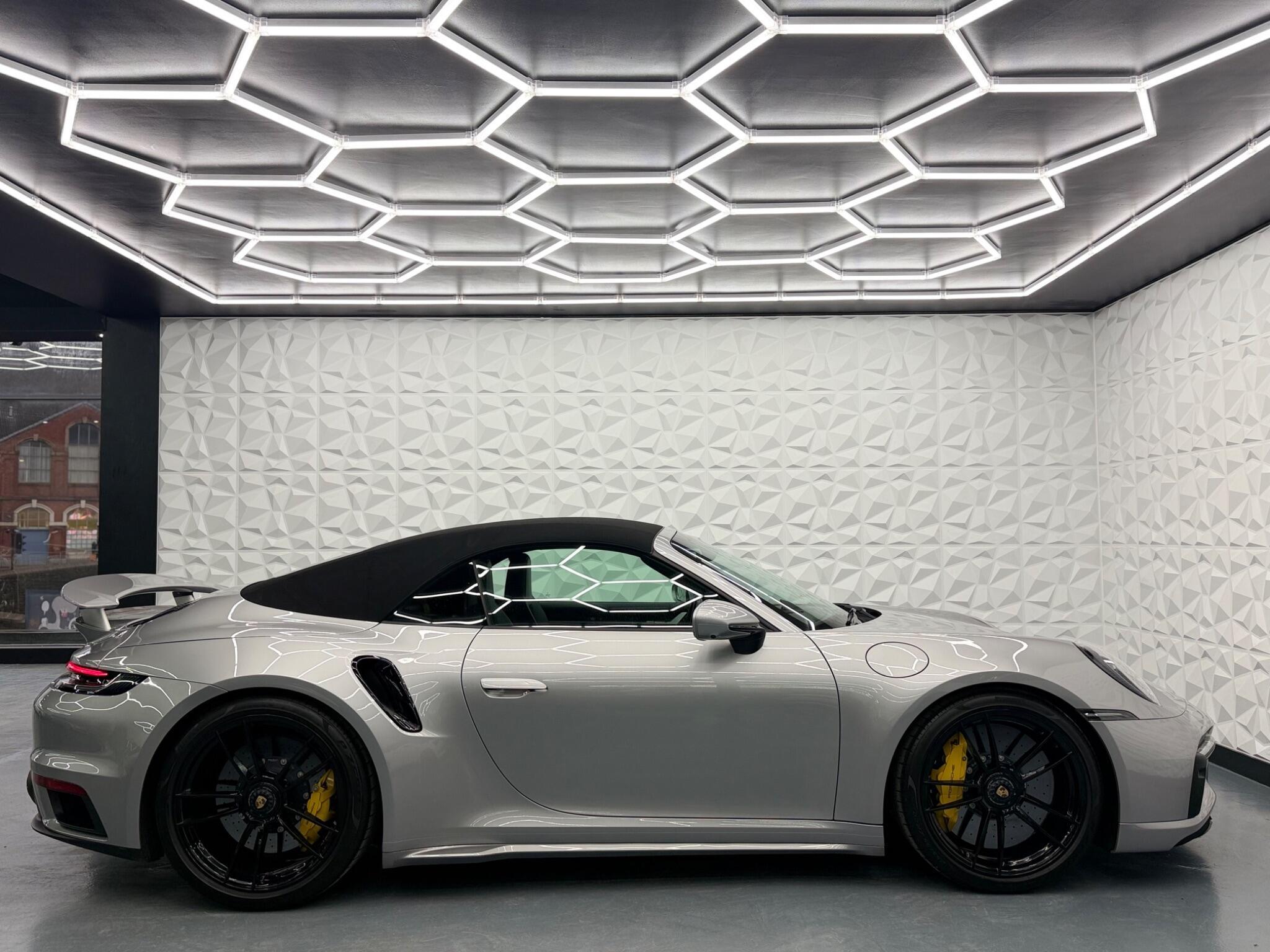 Porsche 911 - Image 26