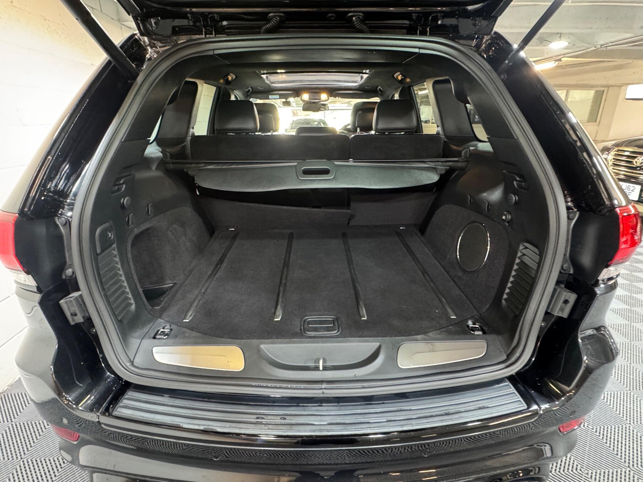 Jeep Grand Cherokee - Image 16
