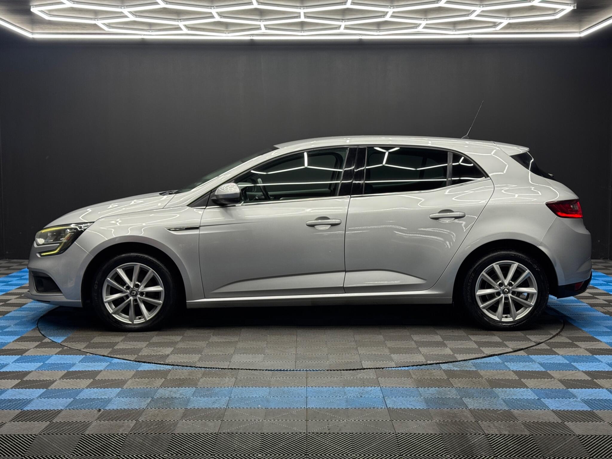 Renault Megane - Image 8