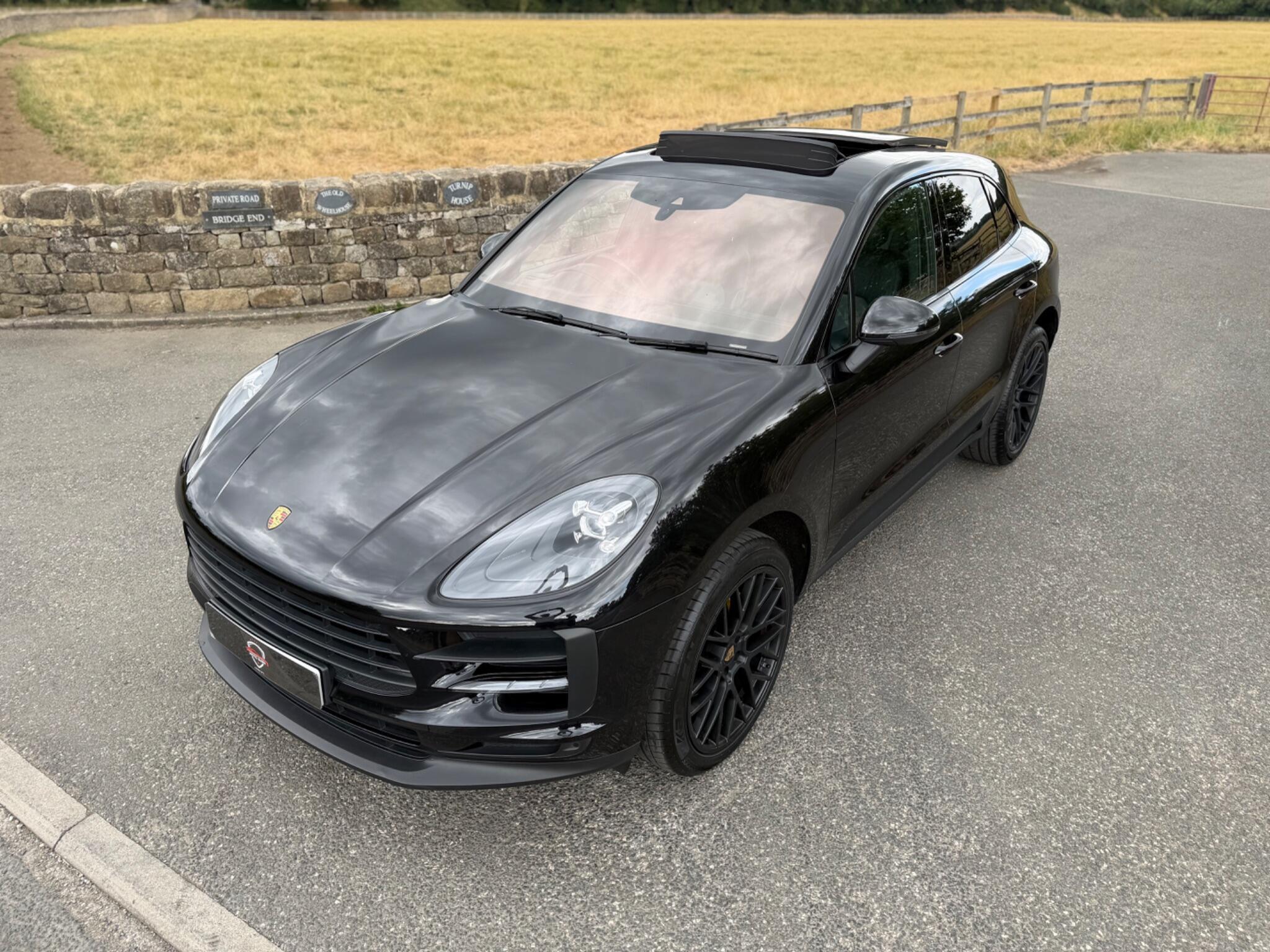 Porsche Macan - Image 14