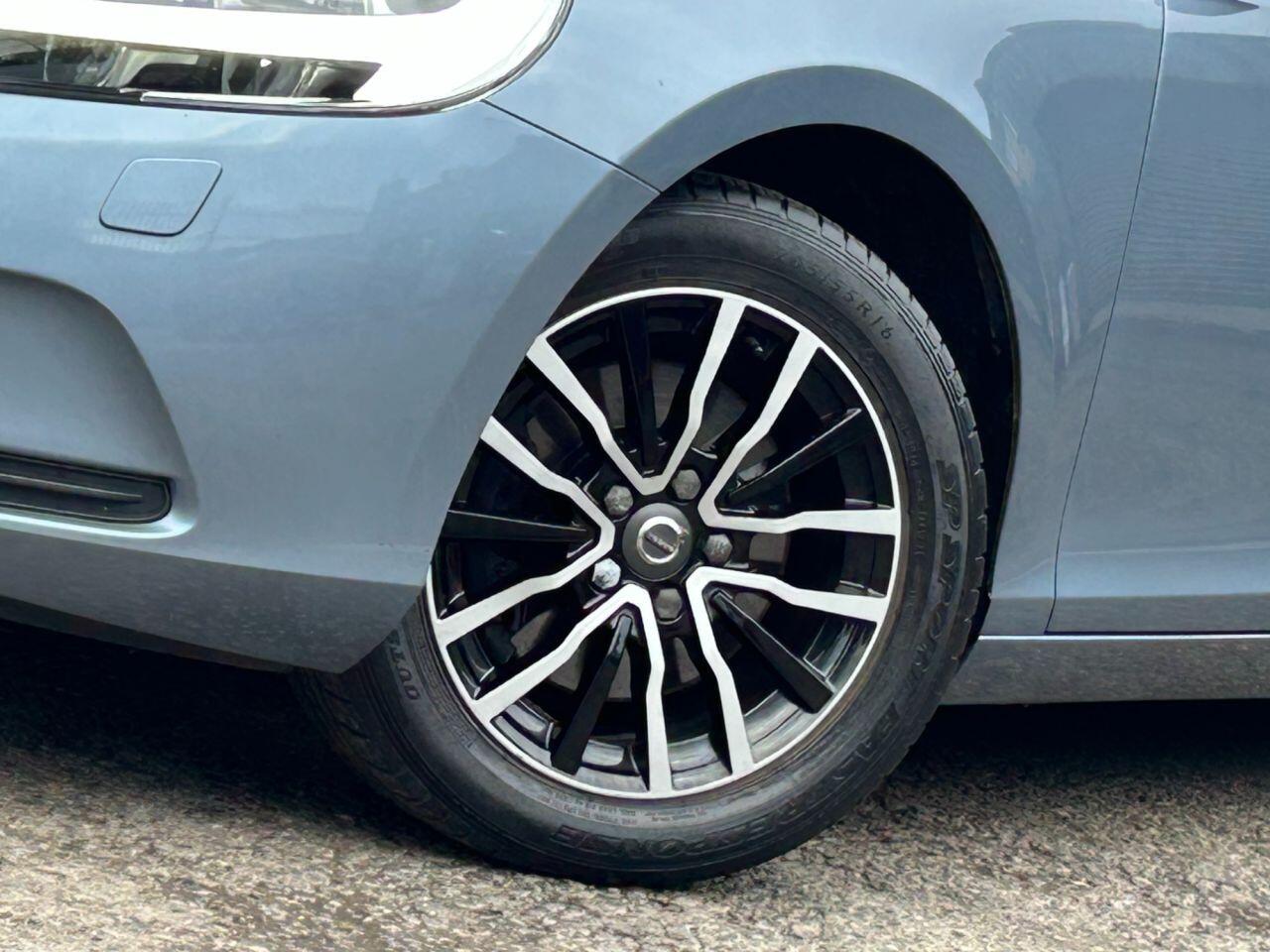 Volvo V40 - Image 7