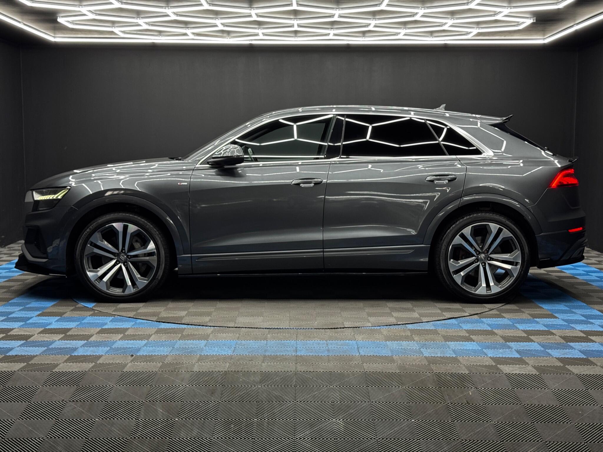 Audi Q8 - Image 8