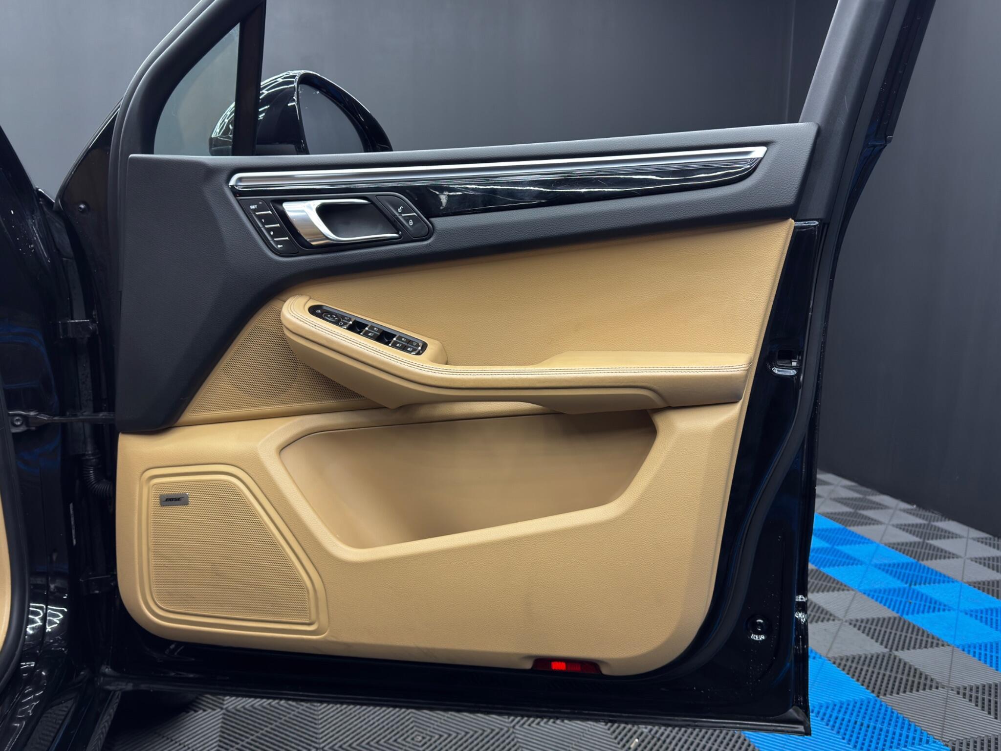 Porsche Macan - Image 39