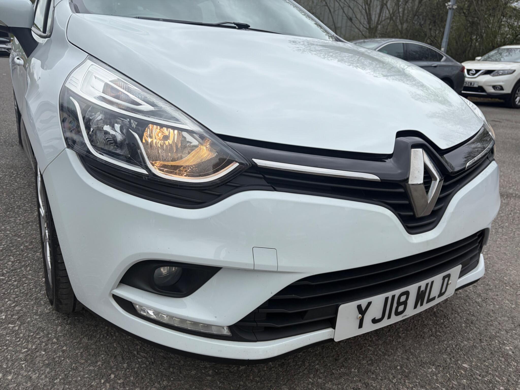 Renault Clio - Image 39