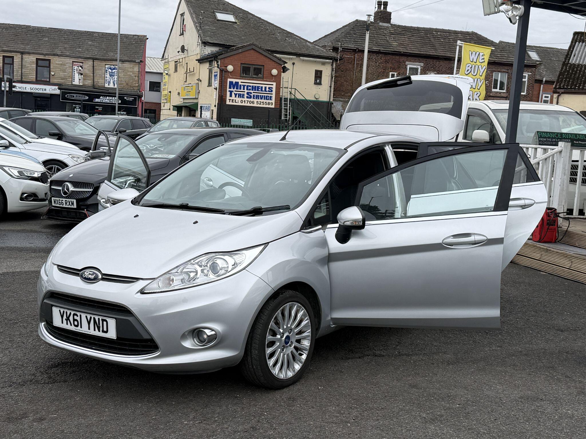 Ford Fiesta - Image 27