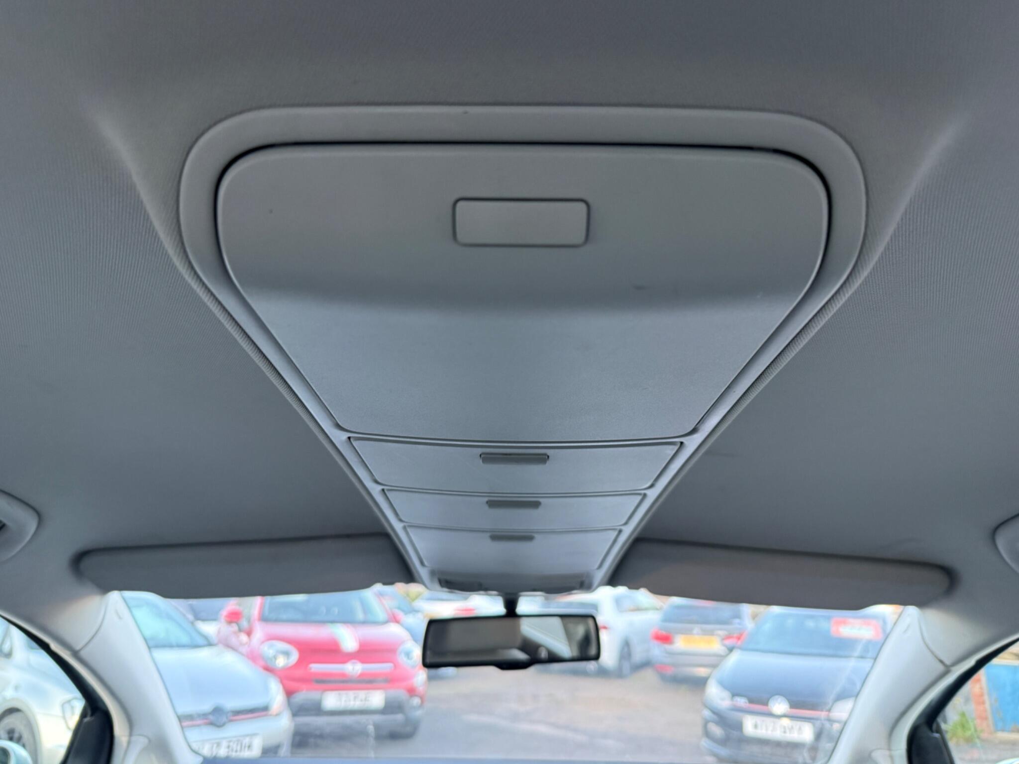 Volkswagen Golf Plus - Image 31