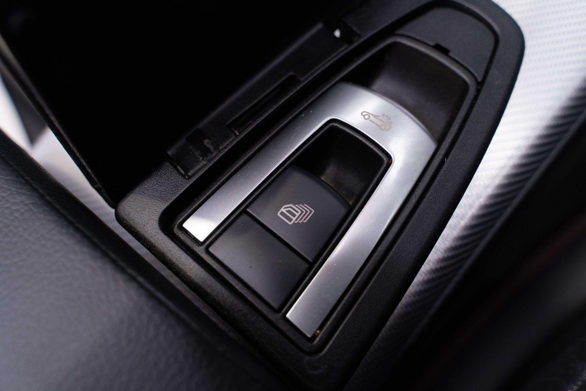Mercedes SLC - Image 16