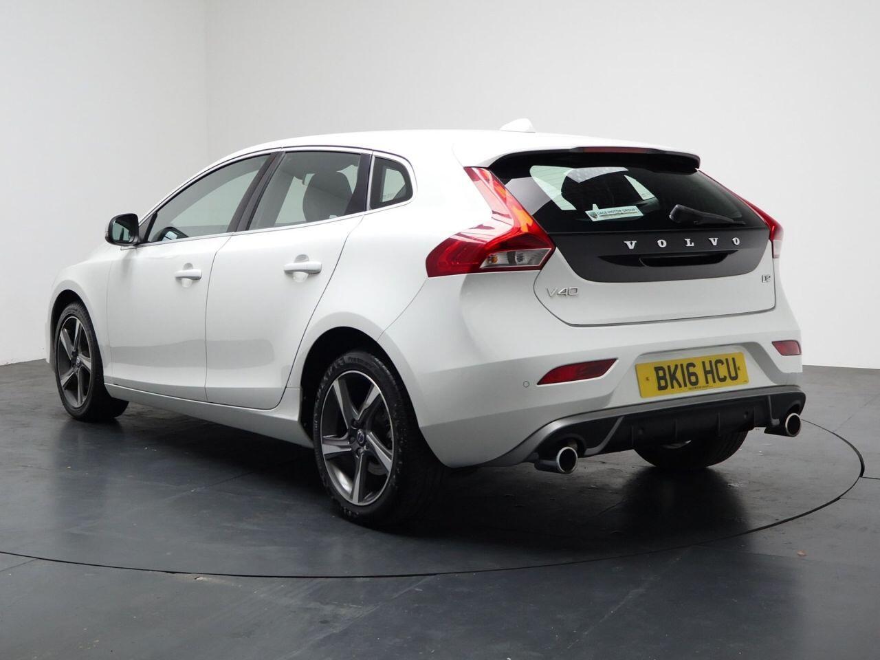 Volvo V40 - Image 9