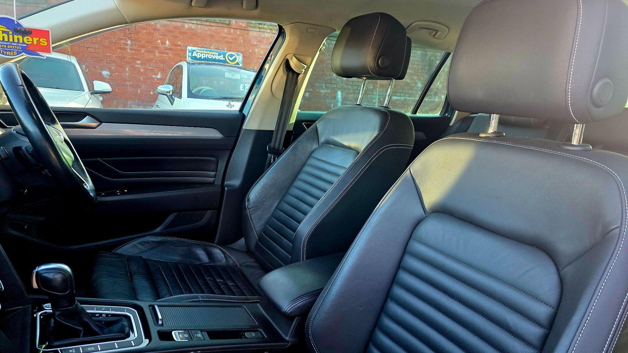 Volkswagen Passat - Image 15