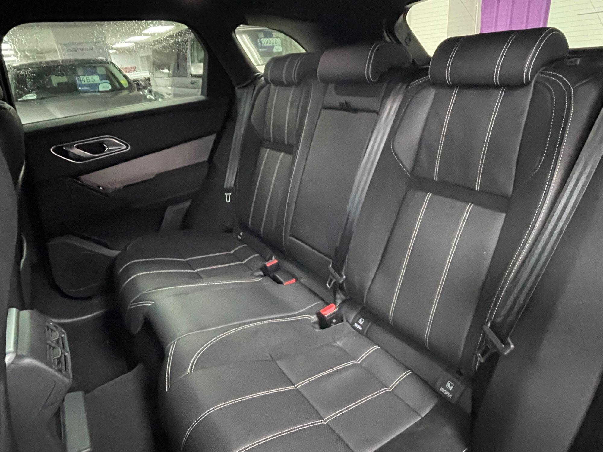 Land Rover Range Rover Velar - Image 30