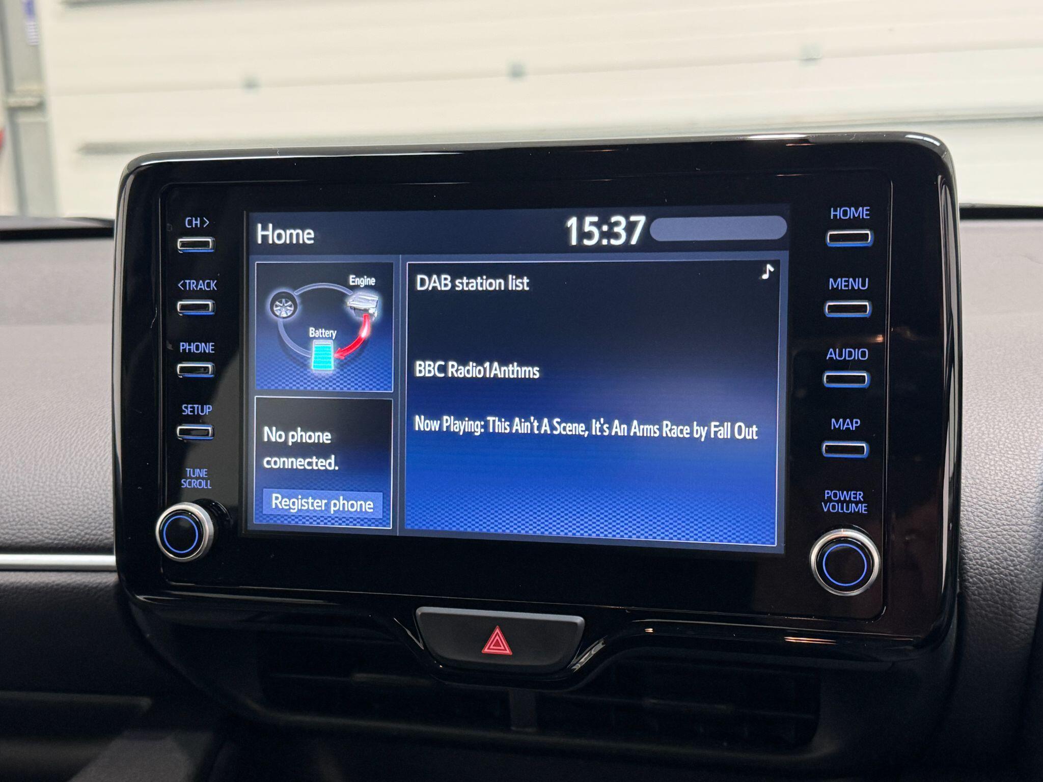 Toyota Yaris - Image 28