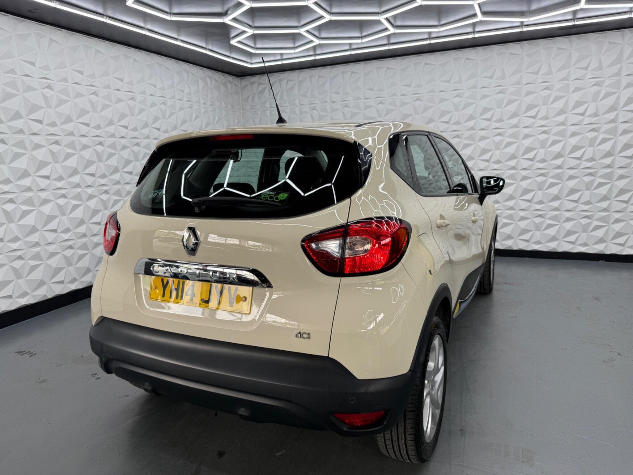 Renault Captur - Image 12