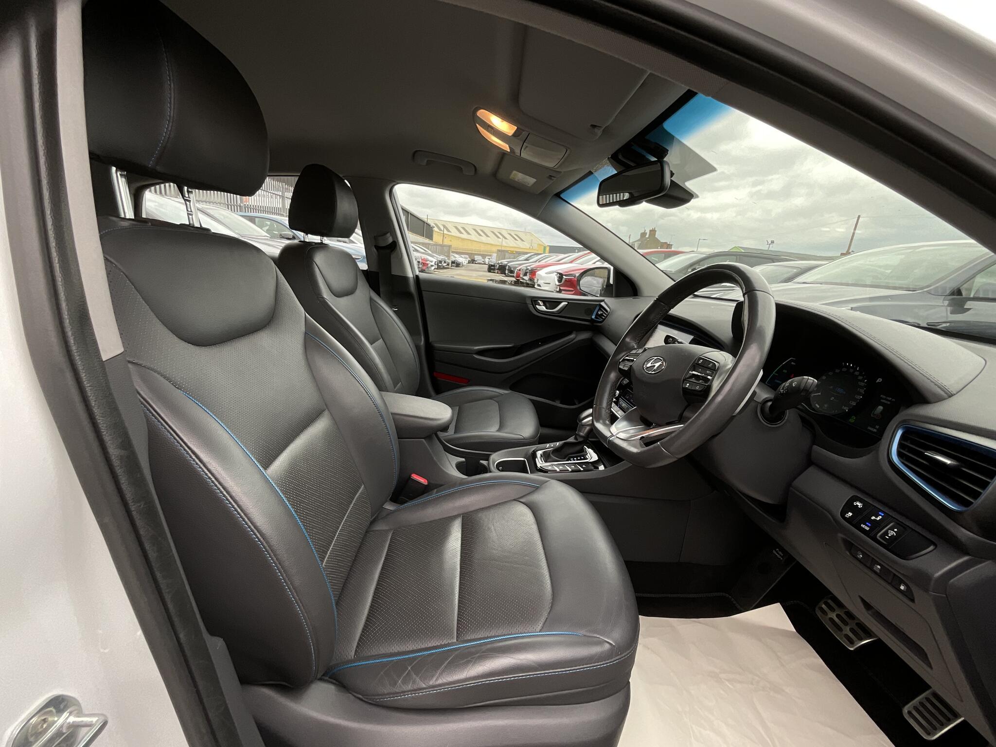 Hyundai Ioniq - Image 6