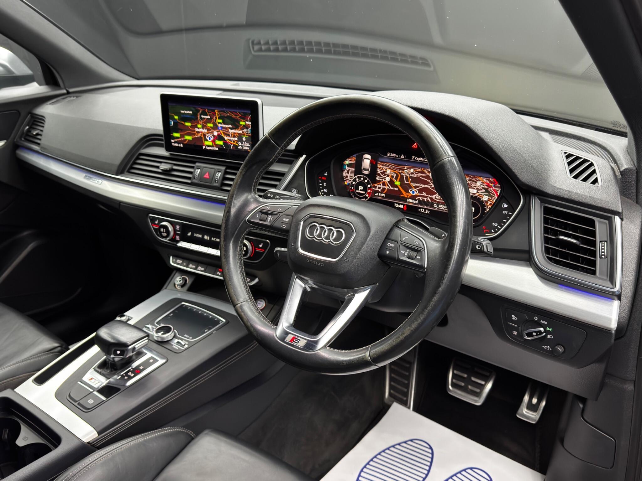 Audi SQ5 - Image 12