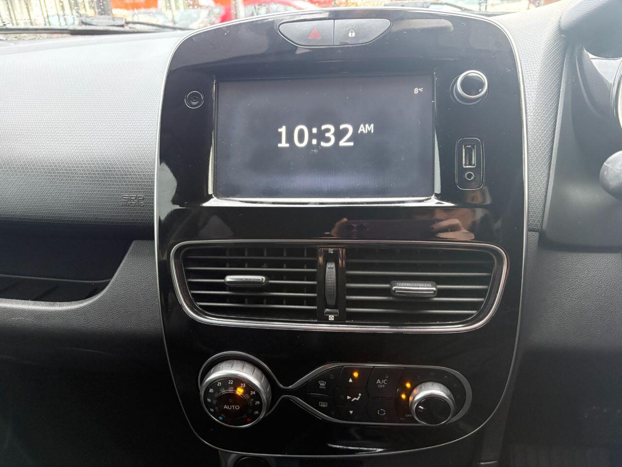 Renault Clio - Image 14